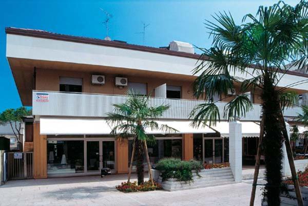 Residenza Canova Lignano Sabbiadoro Exterior photo