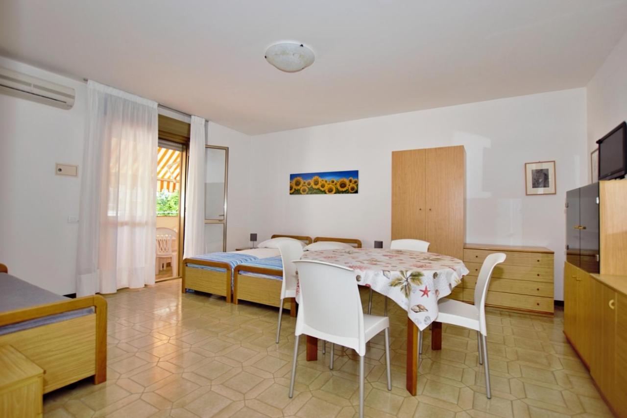 Residenza Canova Lignano Sabbiadoro Exterior photo