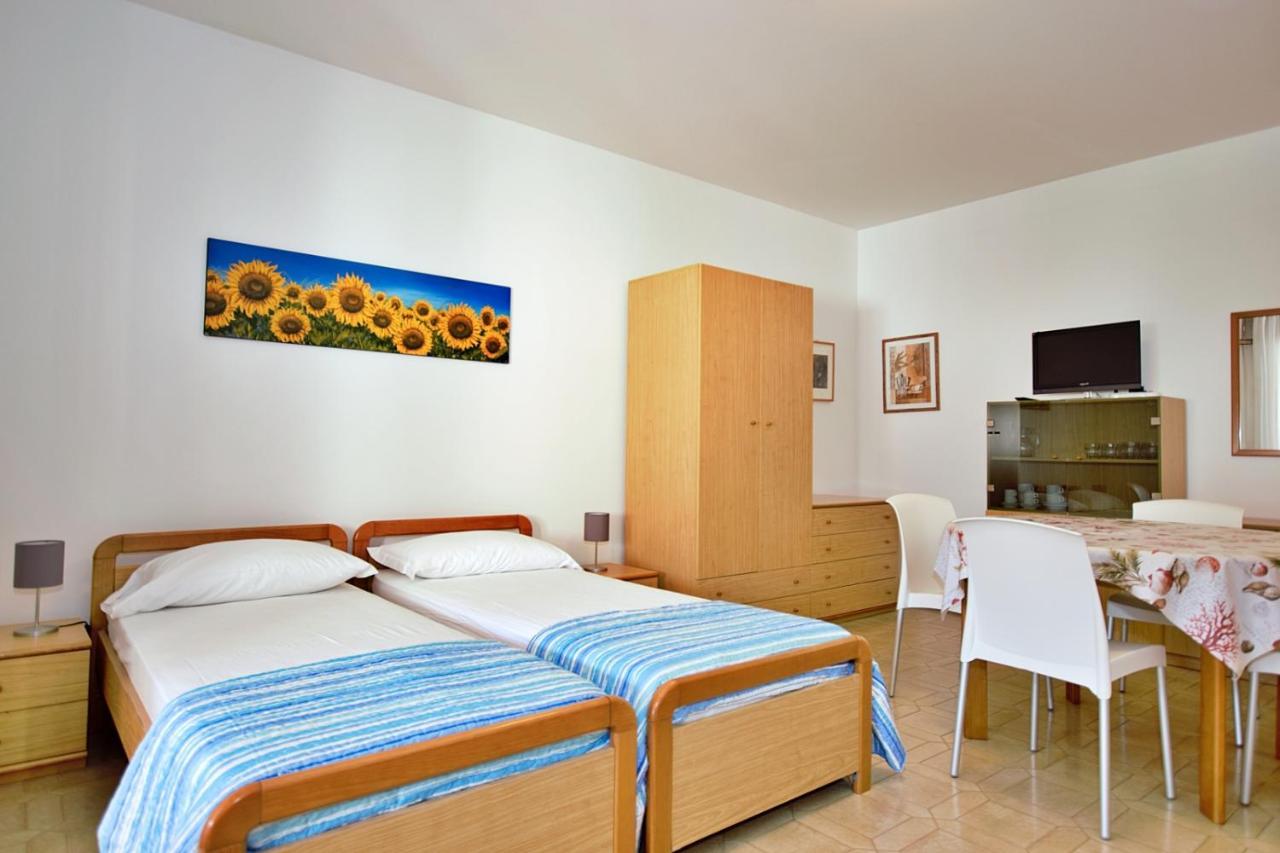 Residenza Canova Lignano Sabbiadoro Exterior photo
