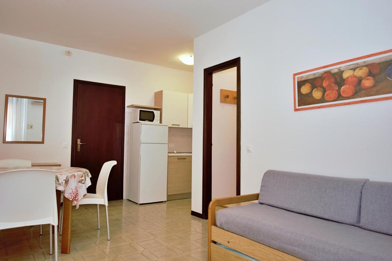 Residenza Canova Lignano Sabbiadoro Exterior photo
